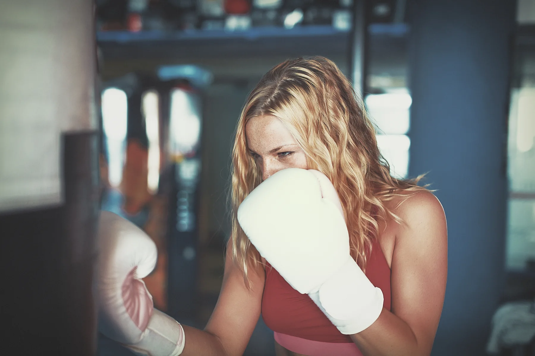 Atleta di boxe, concentrazione prima di entrare sul ring